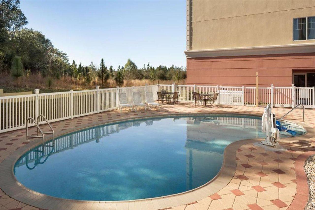Country Inn & Suites By Radisson, Crestview, Fl Bagian luar foto
