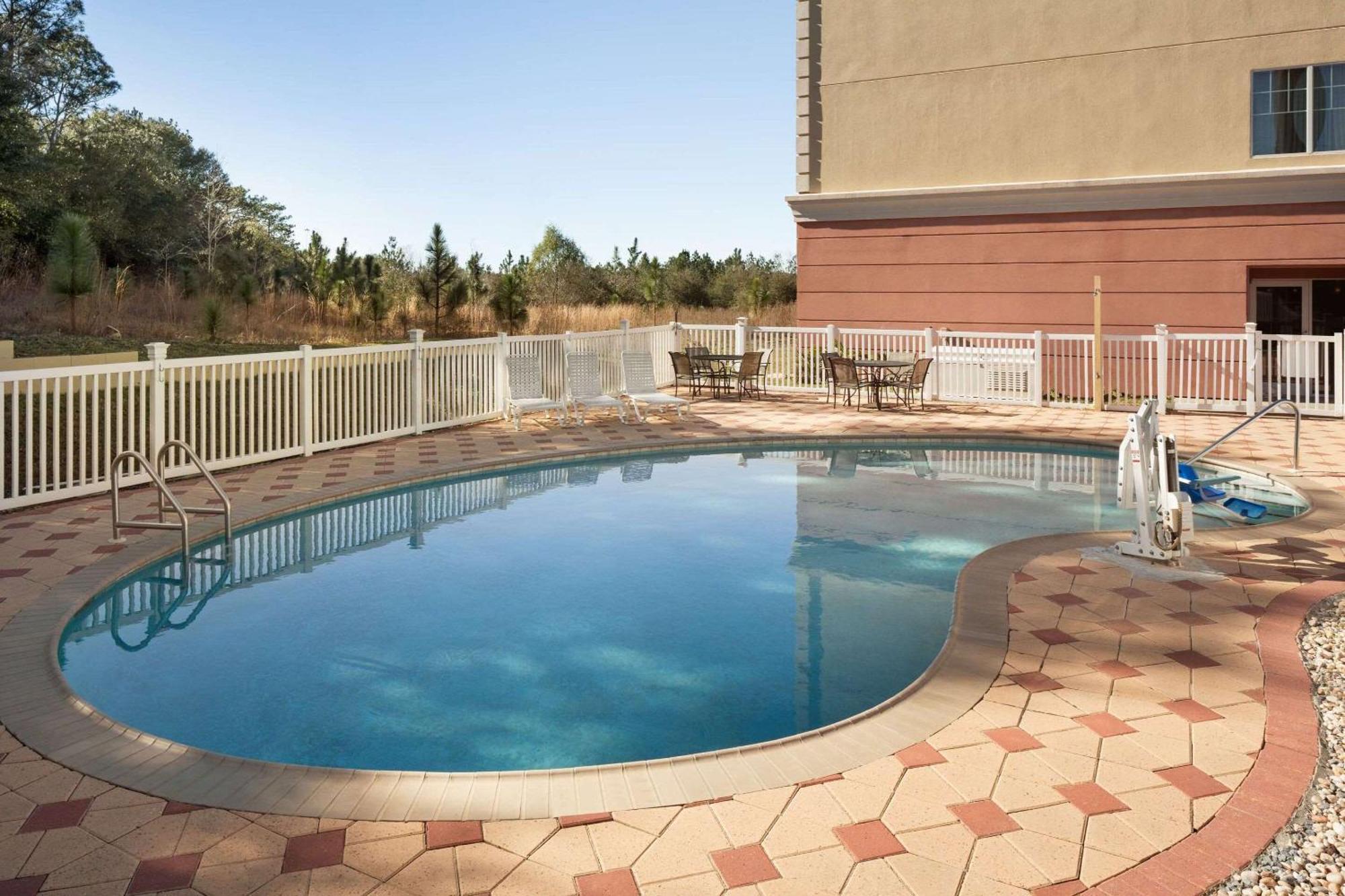Country Inn & Suites By Radisson, Crestview, Fl Bagian luar foto